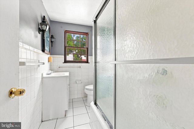 6 N WELLS AVE, Glenolden, PA 19036
