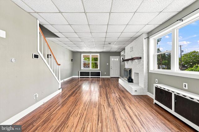 6 N WELLS AVE, Glenolden, PA 19036