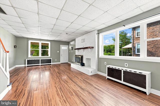 6 N WELLS AVE, Glenolden, PA 19036