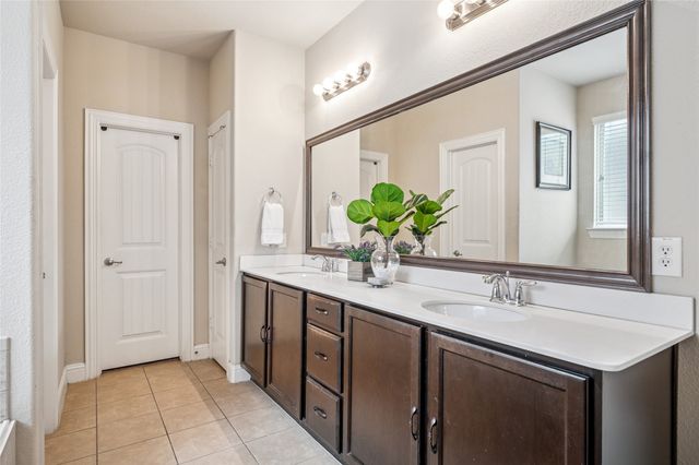 15900 Langsdale Street, Frisco, TX 75036