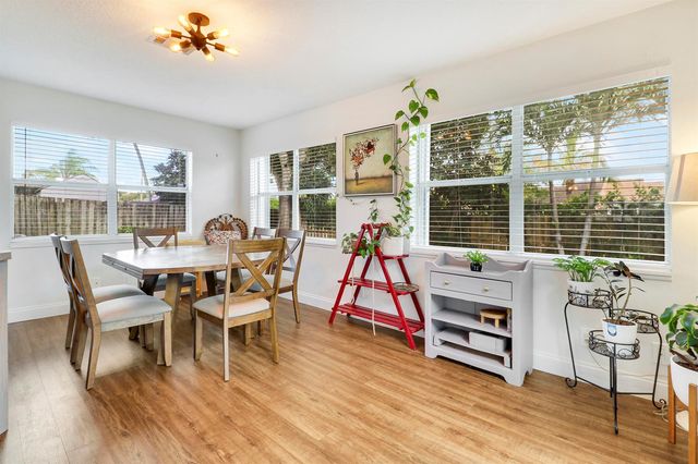 104 BANYAN Circle, Jupiter, FL 33458