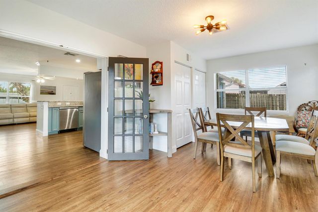 104 BANYAN Circle, Jupiter, FL 33458