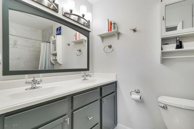 104 BANYAN Circle, Jupiter, FL 33458