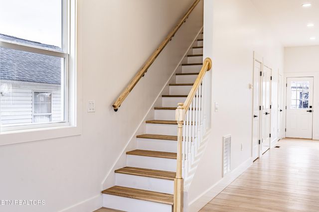 2823 Johnston St, Knoxville, TN 37921