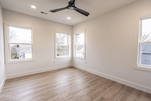 2823 Johnston St, Knoxville, TN 37921