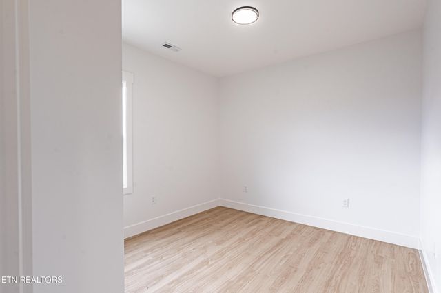 2823 Johnston St, Knoxville, TN 37921