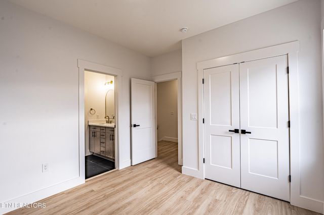 2823 Johnston St, Knoxville, TN 37921