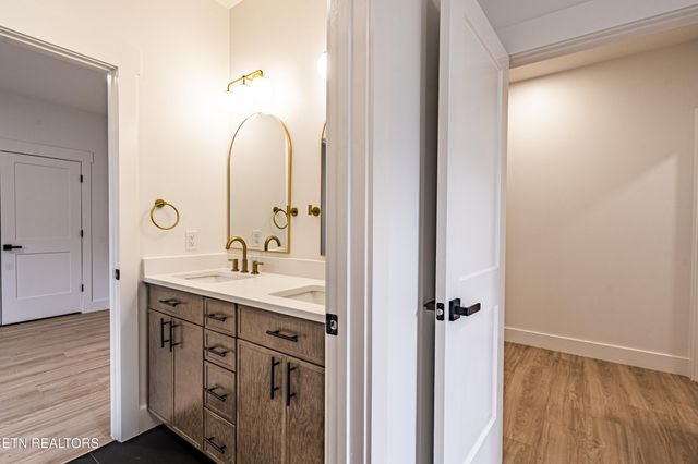 2823 Johnston St, Knoxville, TN 37921