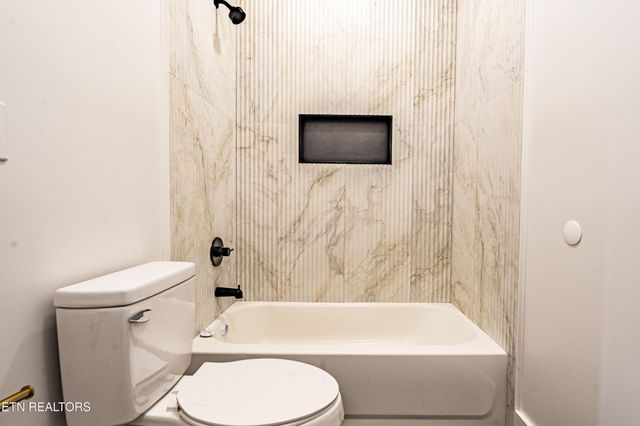 2823 Johnston St, Knoxville, TN 37921