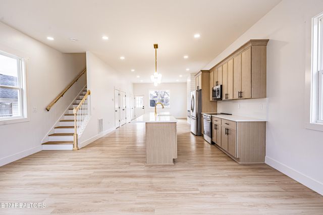 2823 Johnston St, Knoxville, TN 37921