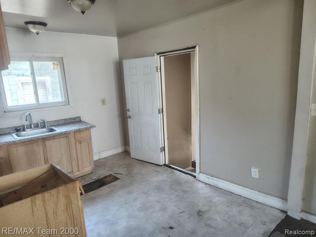 9186 Steel Street, Detroit, MI 48228
