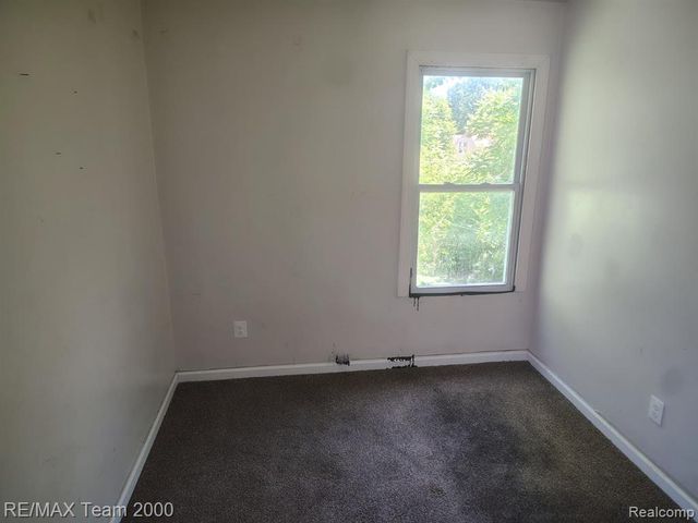 9186 Steel Street, Detroit, MI 48228