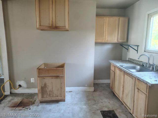 9186 Steel Street, Detroit, MI 48228