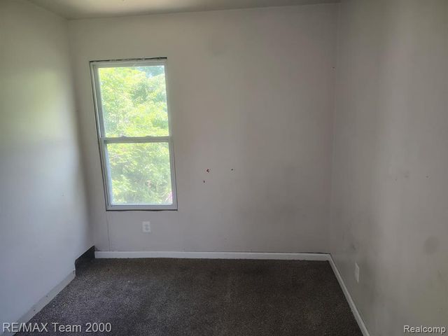 9186 Steel Street, Detroit, MI 48228