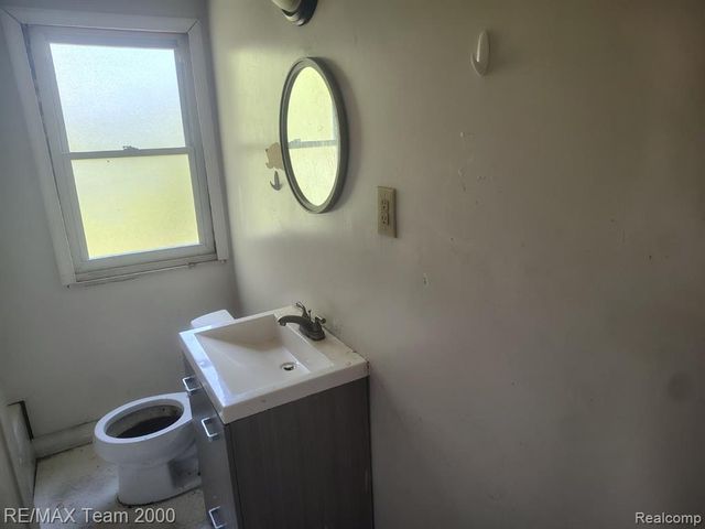 9186 Steel Street, Detroit, MI 48228