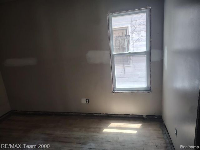 9186 Steel Street, Detroit, MI 48228