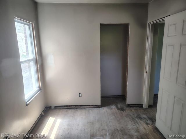 9186 Steel Street, Detroit, MI 48228