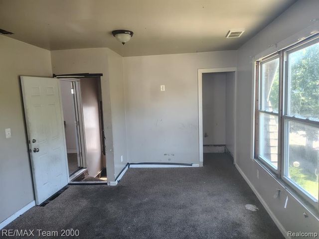 9186 Steel Street, Detroit, MI 48228