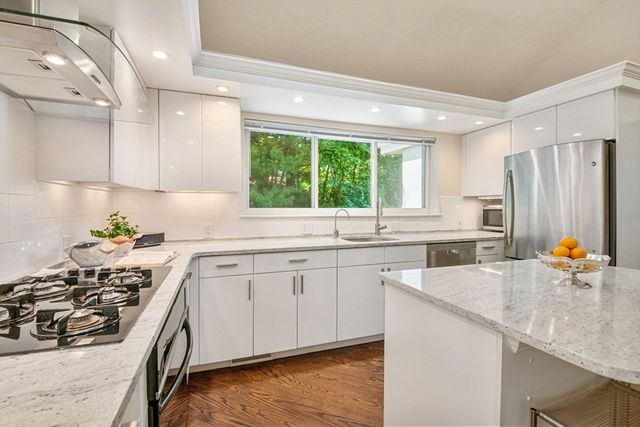 6 Wareland Rd, Wellesley, MA 02481