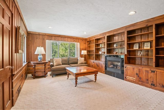 6 Wareland Rd, Wellesley, MA 02481