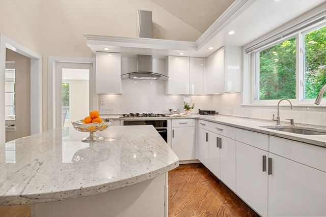 6 Wareland Rd, Wellesley, MA 02481