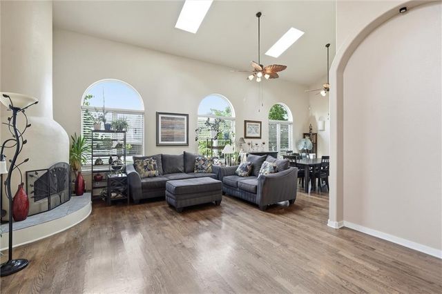 901 SW Raintree Drive, Lee's Summit, MO 64082