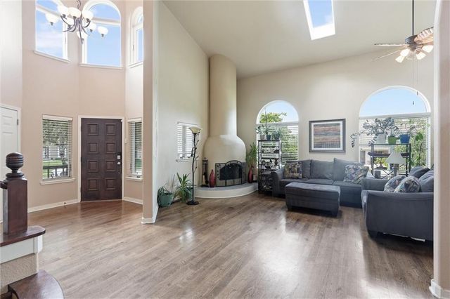 901 SW Raintree Drive, Lee's Summit, MO 64082