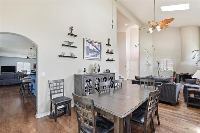901 SW Raintree Drive, Lee's Summit, MO 64082