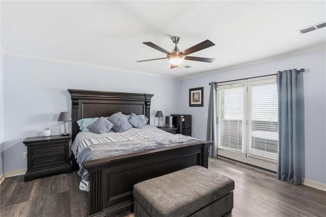 901 SW Raintree Drive, Lee's Summit, MO 64082