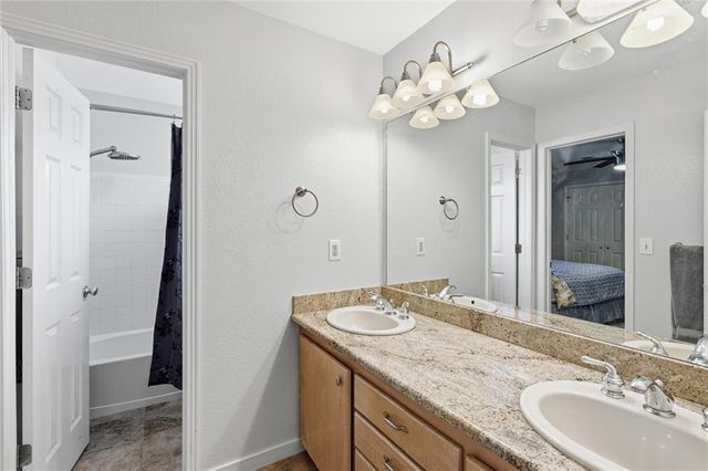 901 SW Raintree Drive, Lee's Summit, MO 64082