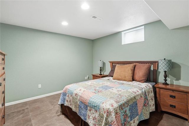 901 SW Raintree Drive, Lee's Summit, MO 64082