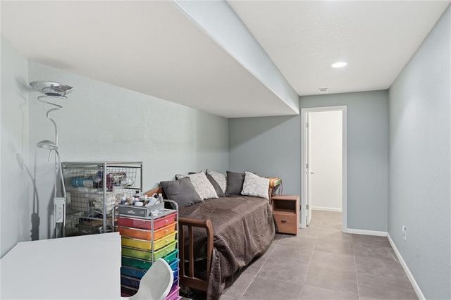 901 SW Raintree Drive, Lee's Summit, MO 64082