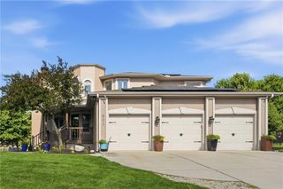 901 SW Raintree Drive, Lee's Summit, MO 64082