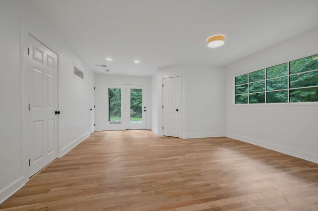 1032 Paint Pony Trl, Pegram, TN 37143