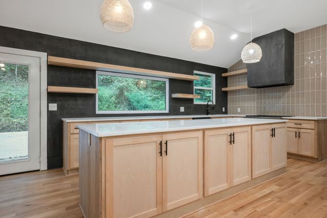 1032 Paint Pony Trl, Pegram, TN 37143