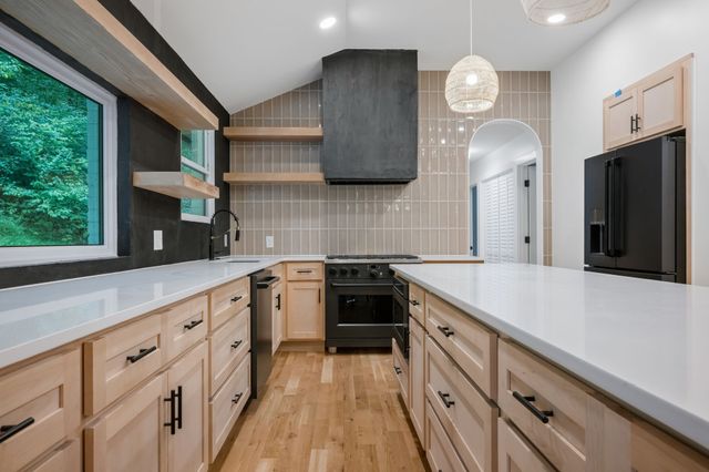 1032 Paint Pony Trl, Pegram, TN 37143