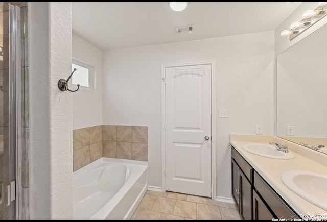 11711 Indian Camp, San Antonio, TX 78245