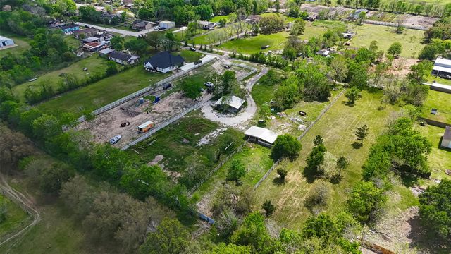 6525 Lesiker Road, Brookside, TX 77581