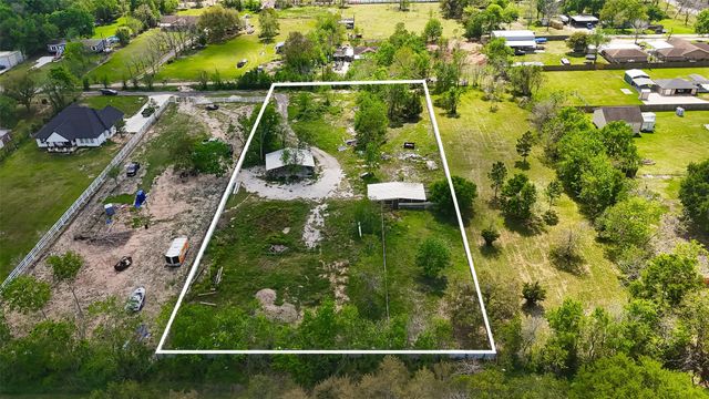 6525 Lesiker Road, Brookside, TX 77581