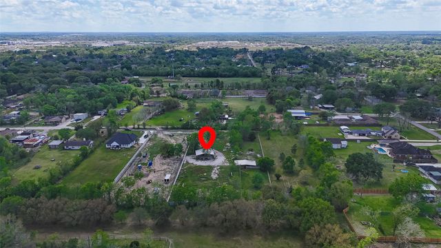 6525 Lesiker Road, Brookside, TX 77581