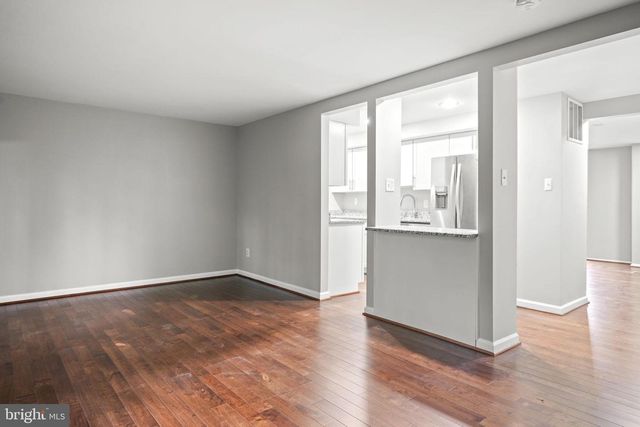 5863 JACKSONS OAK CT, Burke, VA 22015