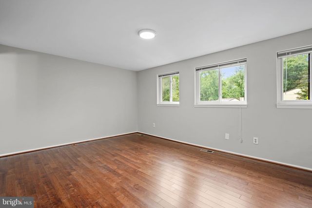 5863 JACKSONS OAK CT, Burke, VA 22015