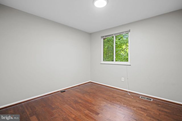 5863 JACKSONS OAK CT, Burke, VA 22015