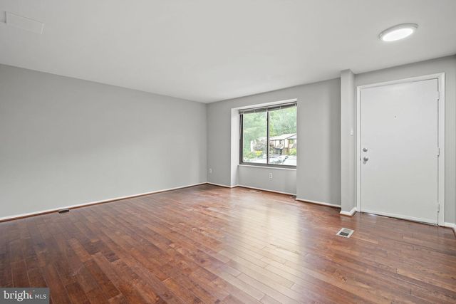 5863 JACKSONS OAK CT, Burke, VA 22015