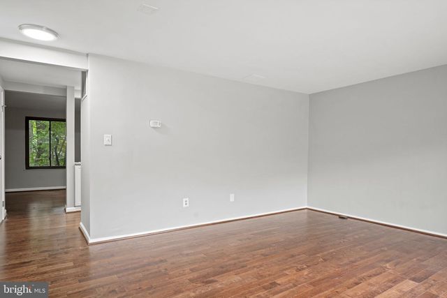 5863 JACKSONS OAK CT, Burke, VA 22015