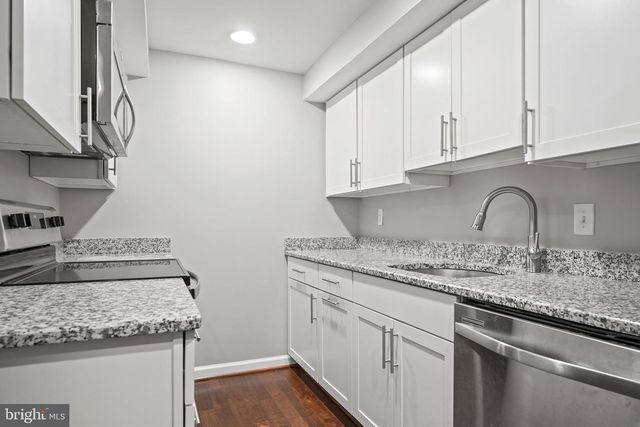 5863 JACKSONS OAK CT, Burke, VA 22015