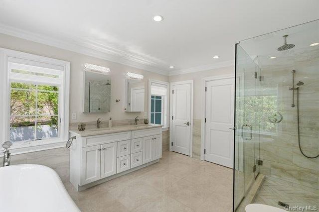 23 Woodbury Road, Woodbury, NY 11797