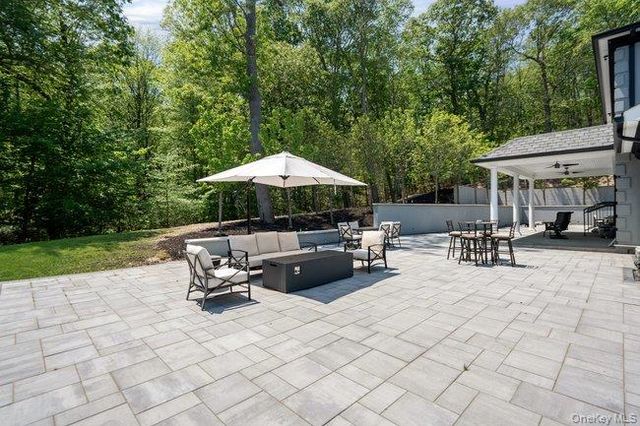 23 Woodbury Road, Woodbury, NY 11797