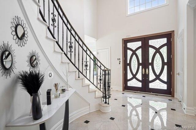 23 Woodbury Road, Woodbury, NY 11797