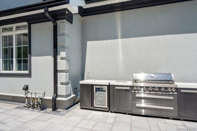 23 Woodbury Road, Woodbury, NY 11797